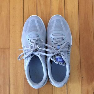Nike women’s sneakers size 9